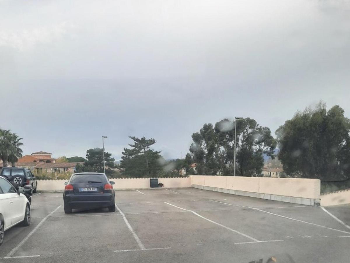 Marina Bella Apartment Cogolin Luaran gambar